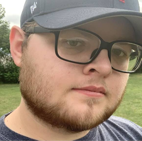 Profile Picture of Nathan Barlow (@nathan_barlow) on Poshmark