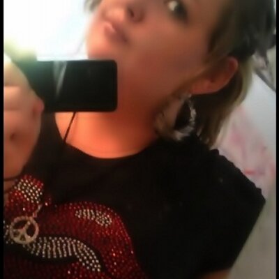 Profile Picture of Julia Keller (@X_cola_freaq_X) on Twitter