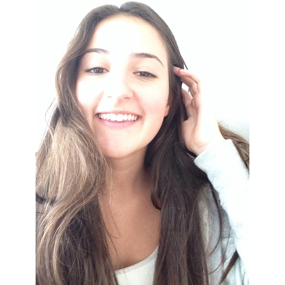 Profile Picture of Gabriela Hubner (@gabihub) on Poshmark
