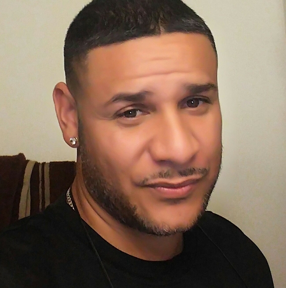 Profile Picture of Jovanny Cook (@jlcook22) on Poshmark