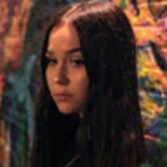 Profile Picture of Francesca Dimisa (@fdimisa) on Poshmark