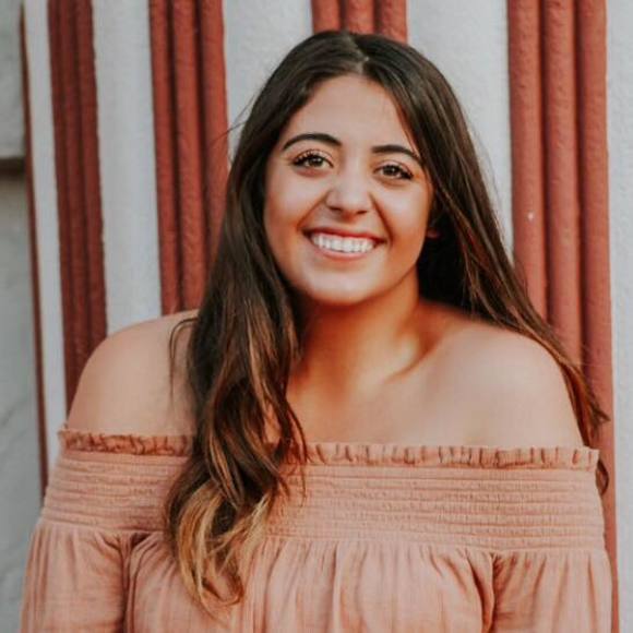 Profile Picture of Brianna Jowers (@breezyluvsroxy) on Poshmark