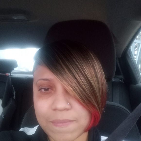 Profile Picture of Antoinette solomon Solomon (@toni1982) on Poshmark
