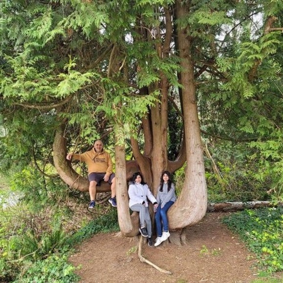 Profile Picture of Jinus-navid Sharghi (@jinusaz) on Poshmark