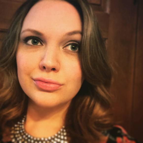 Profile Picture of Kristine Levinskas (@klevinskas) on Poshmark