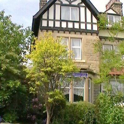 Profile Picture of Mary & Peter Hamblin (@HollinsHouse) on Twitter