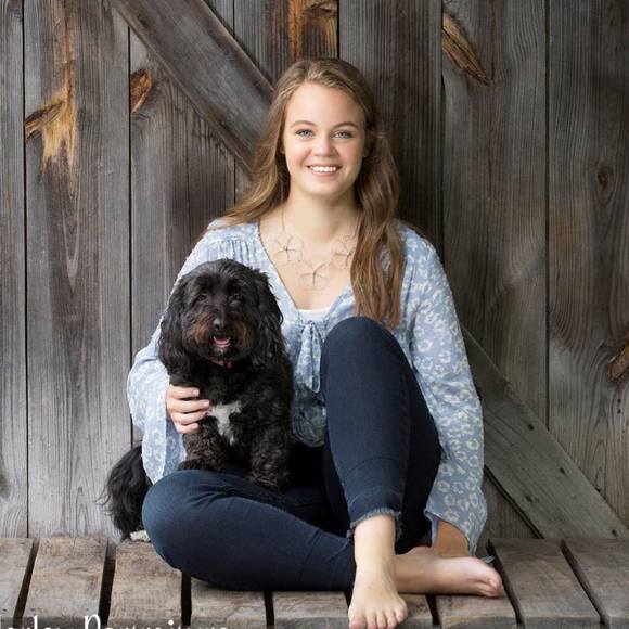 Profile Picture of Maylee Rielle (@maylee_rielle) on Poshmark