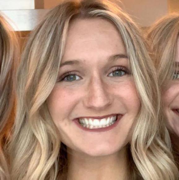 Profile Picture of Mia Walters (@mia_walters) on Poshmark