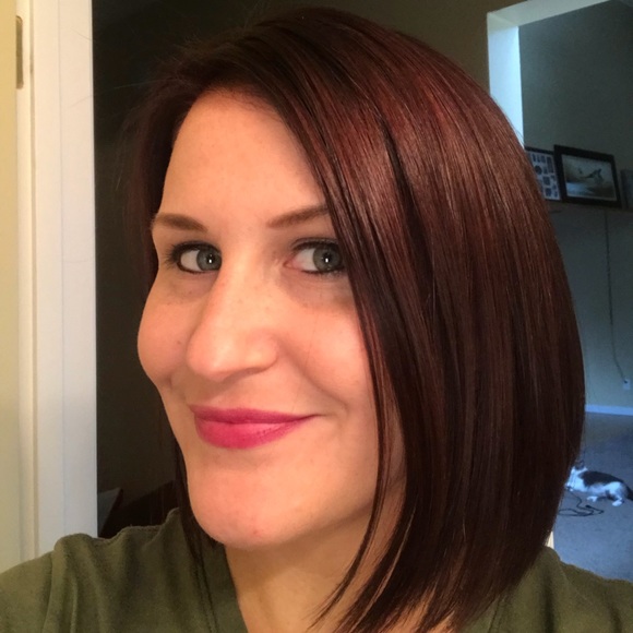 Profile Picture of Brittnea Jacob (@brittnea27) on Poshmark