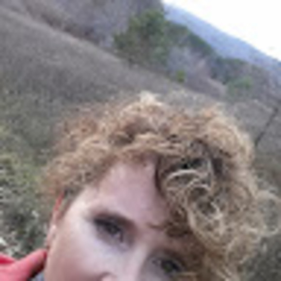 Profile Picture of Shannon Schelble (@sschelble6) on Poshmark