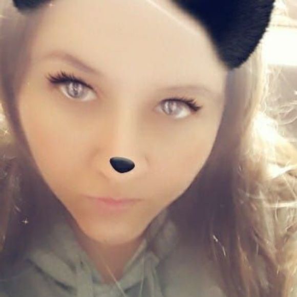 Profile Picture of Audrey Harstad (@audreyshattun17) on Poshmark