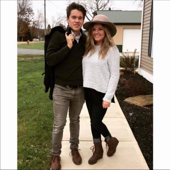 Profile Picture of Loren Edwards (@cook1402) on Poshmark