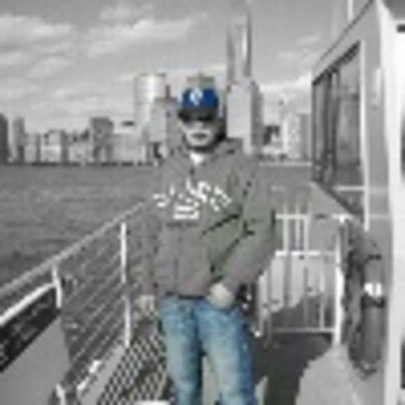 Profile Picture of Ray Feliciano (@rizza1079) on Poshmark