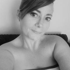 Profile Picture of Claire Plant (@LilyNailsBeauty) on Twitter