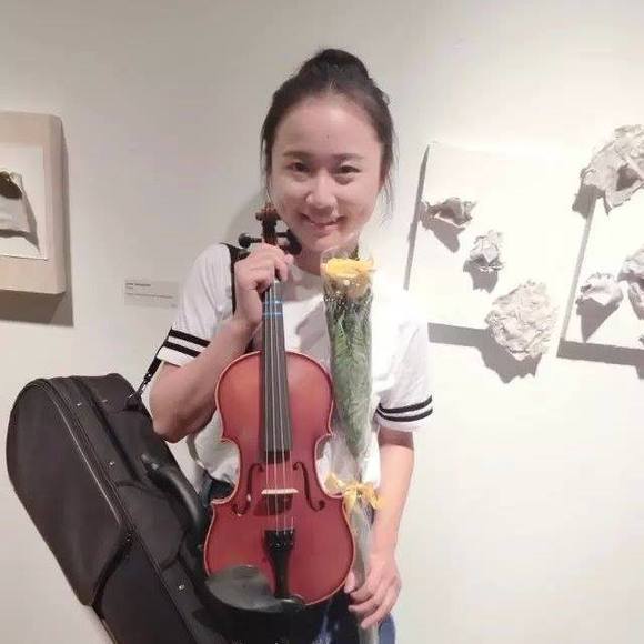 Profile Picture of Lin Qian (@18970189877) on Poshmark
