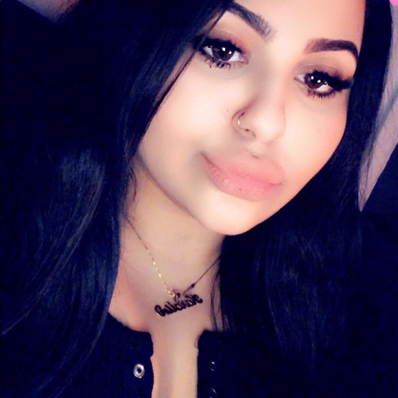 Profile Picture of Karoline Sarkees (@karolinesarkees) on Poshmark