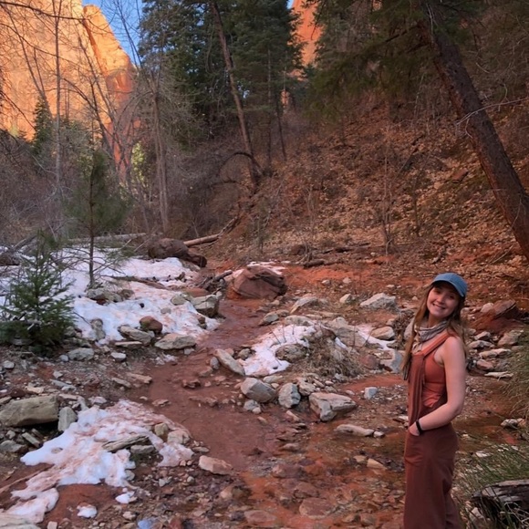 Profile Picture of Alexandra Alger (@alexandra716) on Poshmark