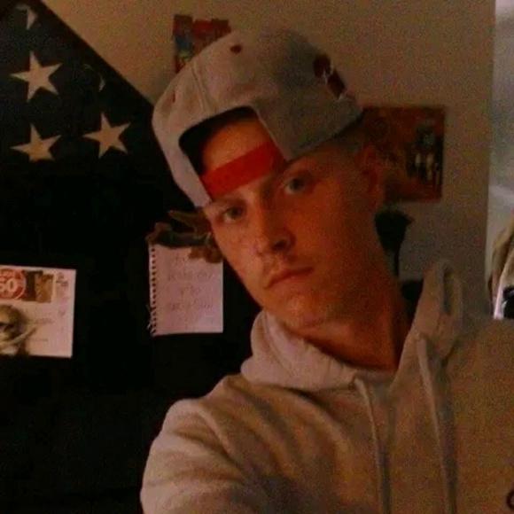 Profile Picture of Adam Belanger (@abelanger052892) on Poshmark