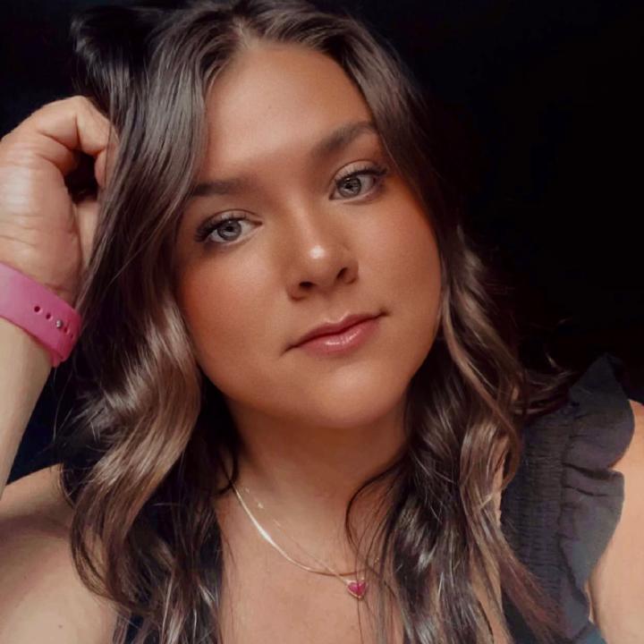 Profile Picture of Leah Simmons (@@leahsimmmons) on Tiktok