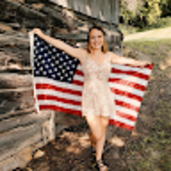 Profile Picture of Kylie Kletschka (@kmkletschka22) on Poshmark