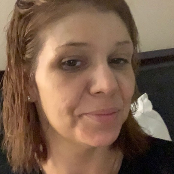 Profile Picture of Gina Triolo (@binababy13) on Poshmark