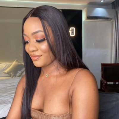 Profile Picture of Dee Vine 👑 (@sheisAPATA) on Twitter
