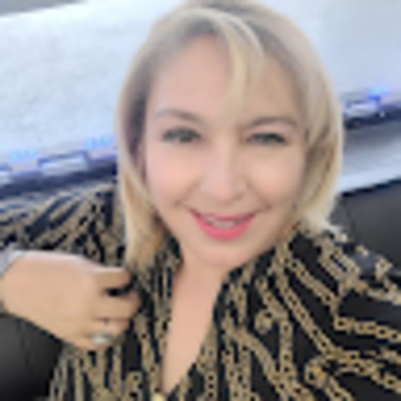 Profile Picture of Adriana Astorga (@adrianaastor232) on Poshmark