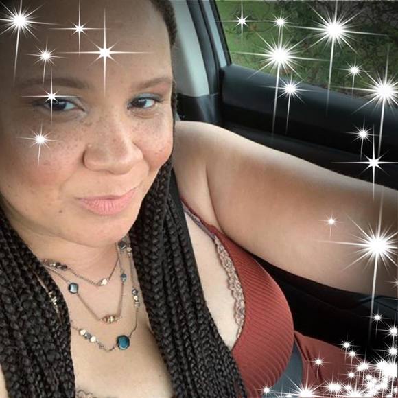Profile Picture of Shawna Hanks (@shawncherry) on Poshmark