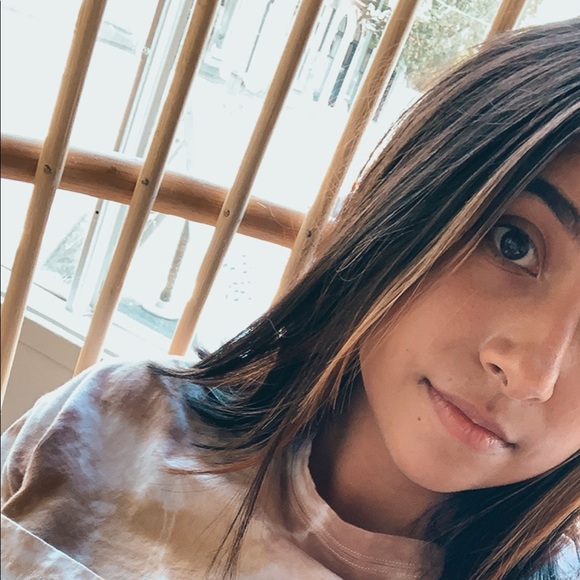 Profile Picture of Kayla Bajema (@tinybrowngirl) on Poshmark