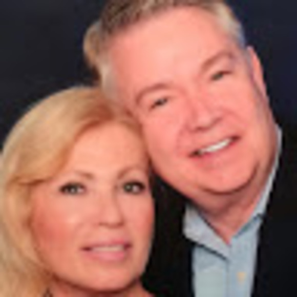 Profile Picture of Agnes Rubner (@agirubi) on Poshmark