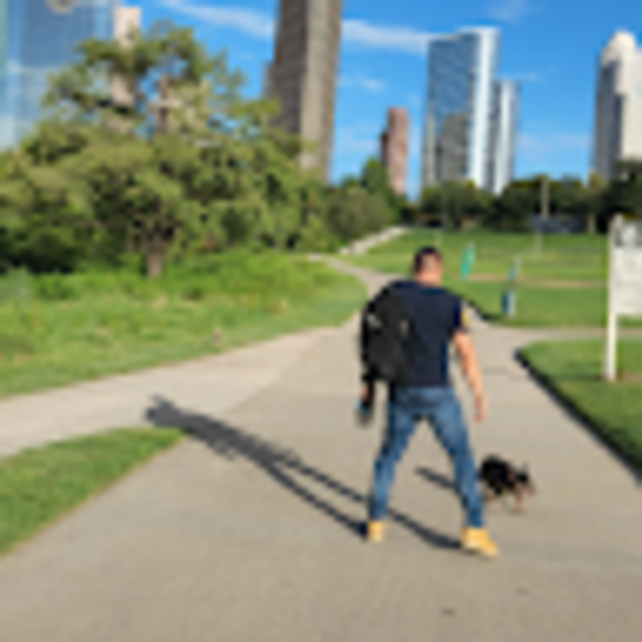 Profile Picture of Juan Alejandro (@jalberto2022b) on Poshmark