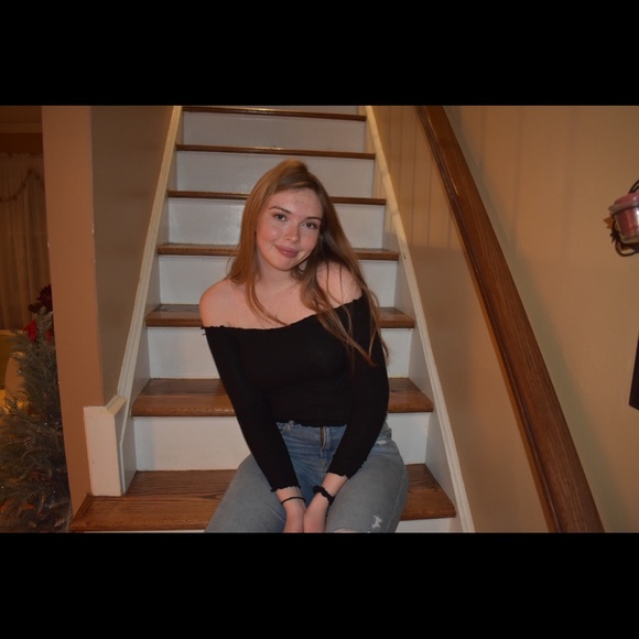 Profile Picture of Maureen Manning (@maureenm1) on Poshmark