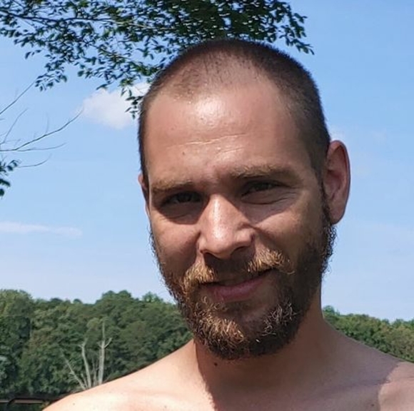 Profile Picture of David Hoagland (@david_hoagland) on Poshmark