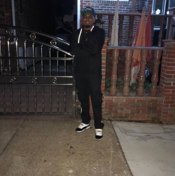 Profile Picture of Dylan Sankarsingh (@dylangetbuckets) on Poshmark
