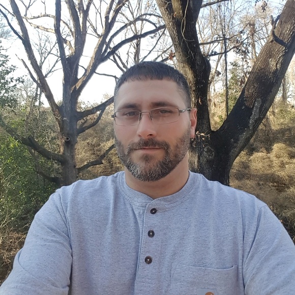 Profile Picture of William Hand (@willhand83) on Poshmark