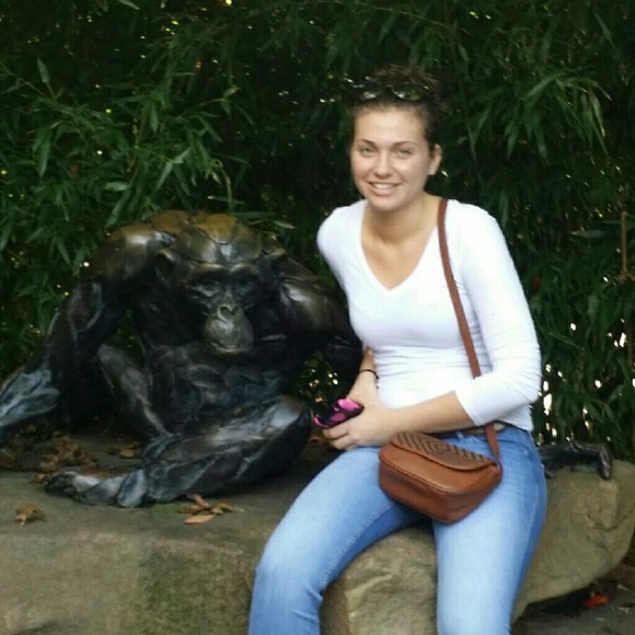 Profile Picture of Tamara Thacker (@tamaralthacker) on Poshmark