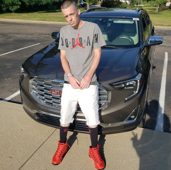Profile Picture of Josh Fields (@killaa2323) on Poshmark