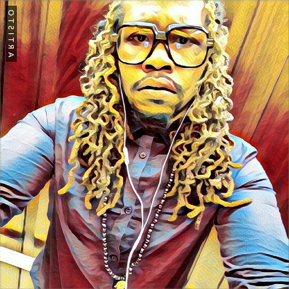 Profile Picture of Stephone Hill (@boy_25) on Poshmark