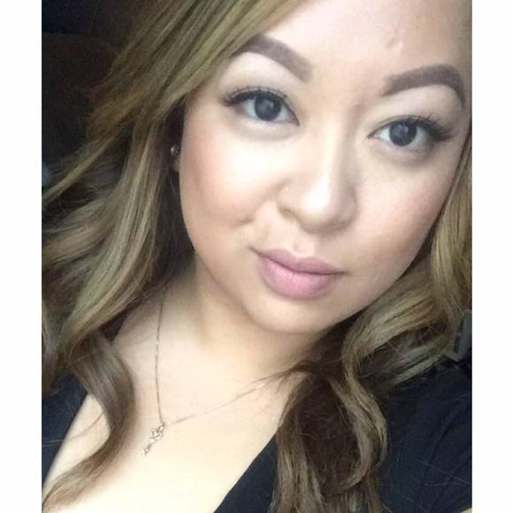 Profile Picture of Lena Nguyen (@s2lenanguyen) on Poshmark