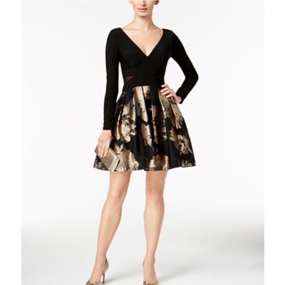 Profile Picture of Tanya Steele (@nubird) on Poshmark