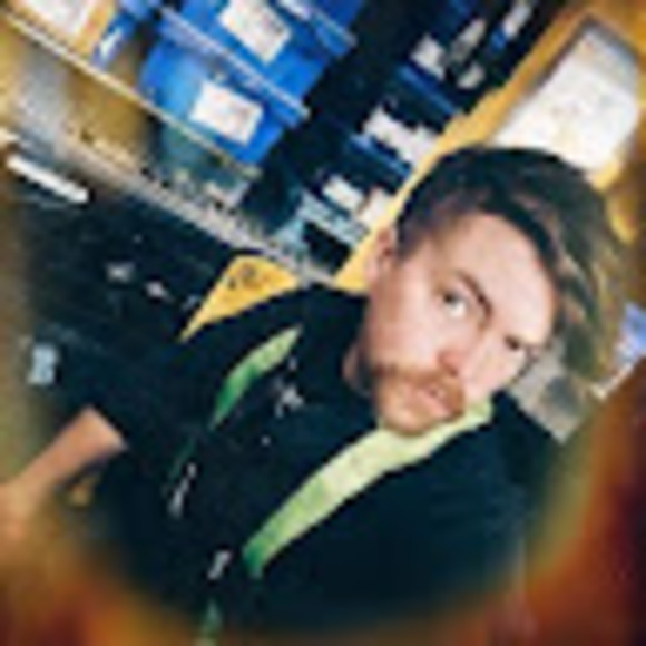 Profile Picture of Christopher Franklin (@chbrfranklin) on Poshmark