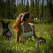 Profile Picture of Alice Campbell (@AliceNeverHikes) on Youtube