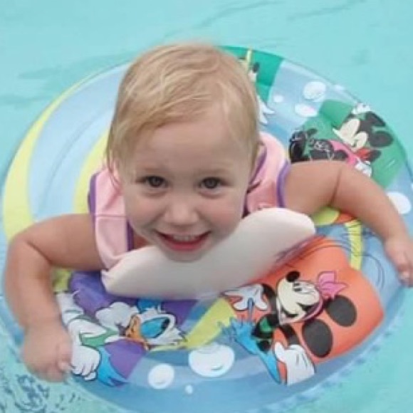 Profile Picture of Phoebe Hughes (@phoebe_15) on Poshmark