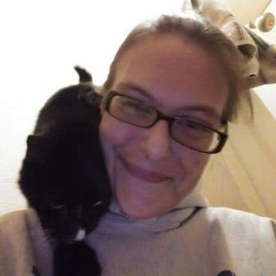 Profile Picture of Cassandra Carbee for Governor of VT (@blackeyedcat69) on Twitter
