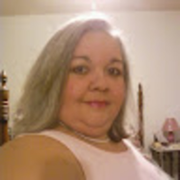 Profile Picture of Aurea Ramirez-barea (@aurearamirez763) on Poshmark