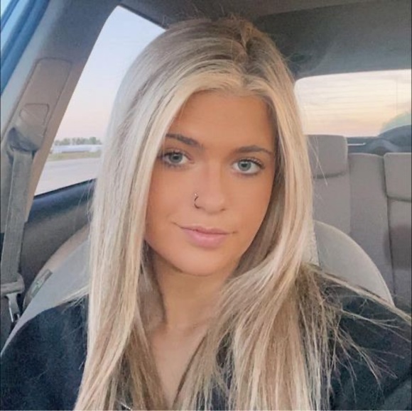 Profile Picture of Carly Rafferty (@carly_rafferty) on Poshmark