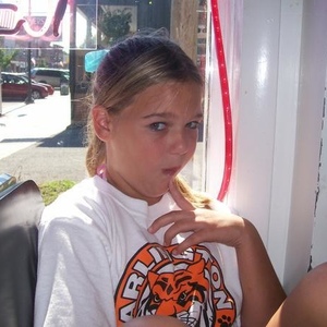 Profile Picture of Shelby Sperling (@lilmzshelbyboo07) on Myspace