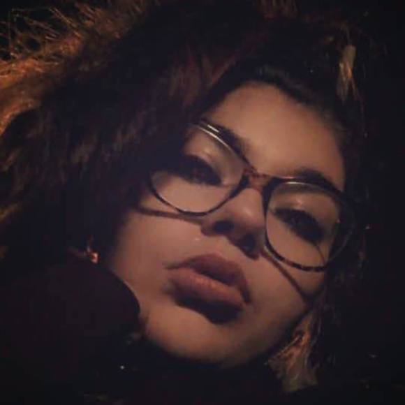 Profile Picture of Carlie Taylor (@taylorcarlie912) on Poshmark