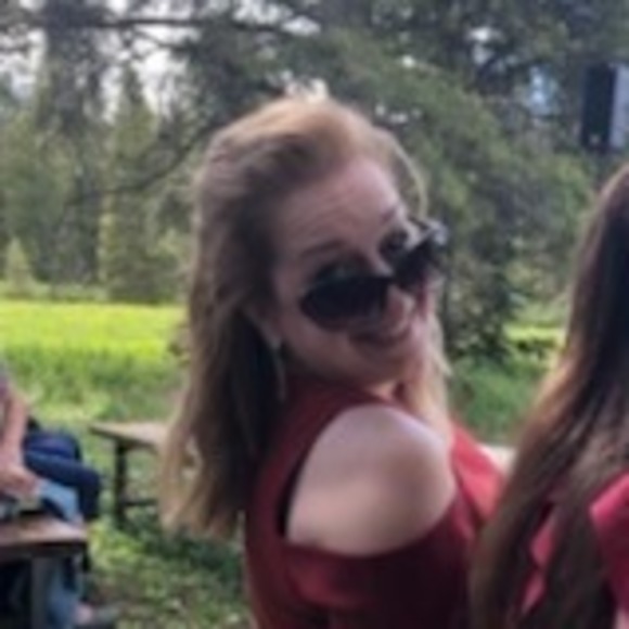 Profile Picture of Nancy Frost (@nancyfrost303) on Poshmark