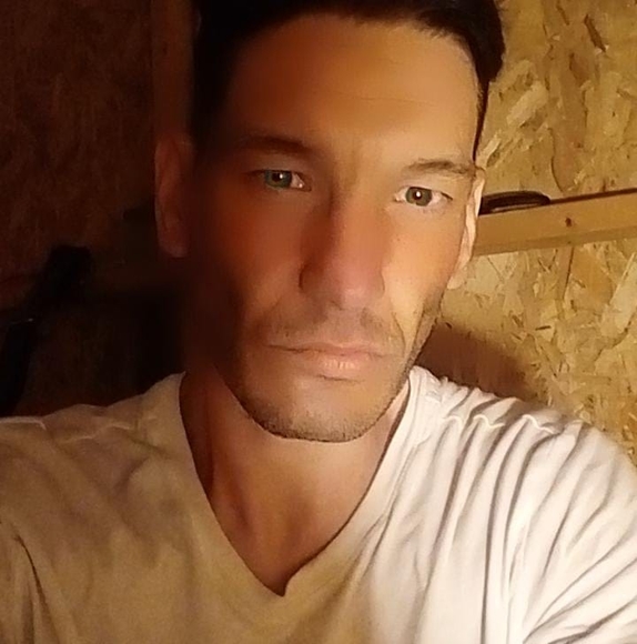 Profile Picture of Ben Manning (@vagwhisperer22) on Poshmark